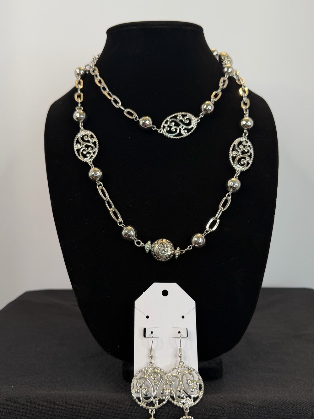 Elegant Silver Filigree Necklace and Earrings Set - Silver